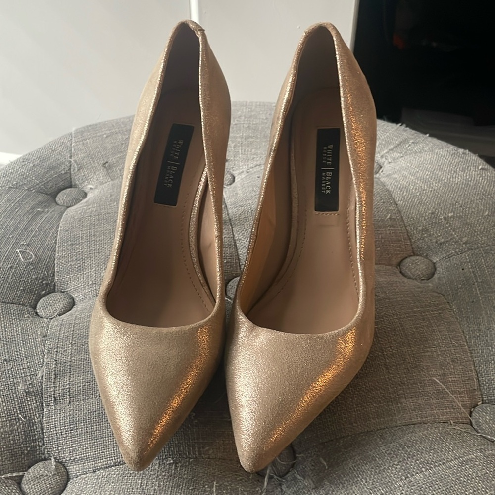 White House Black Market W6.5 Gold Heels